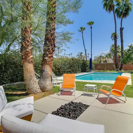 Funky Palm Springs Paradise Near Golf Courses